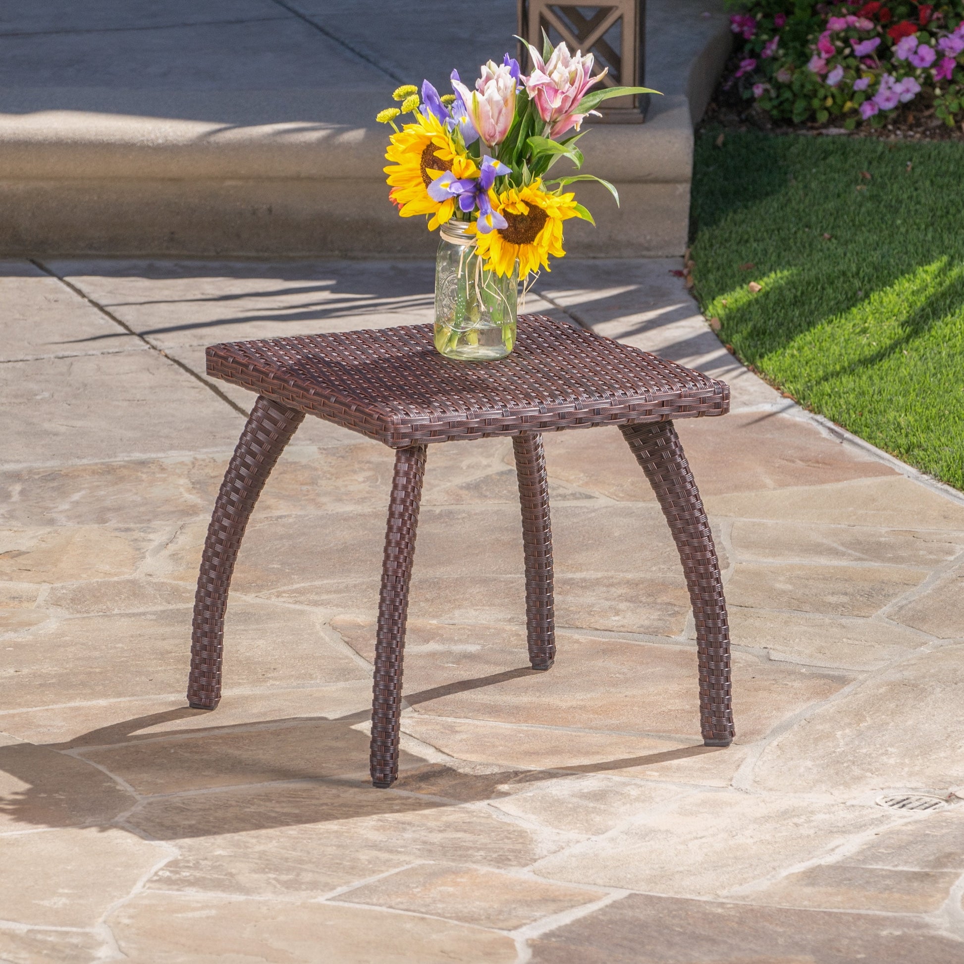 Outdoor Wicker Decor Side Table, Simple Leisure End Table for Patio Garden, Brown
